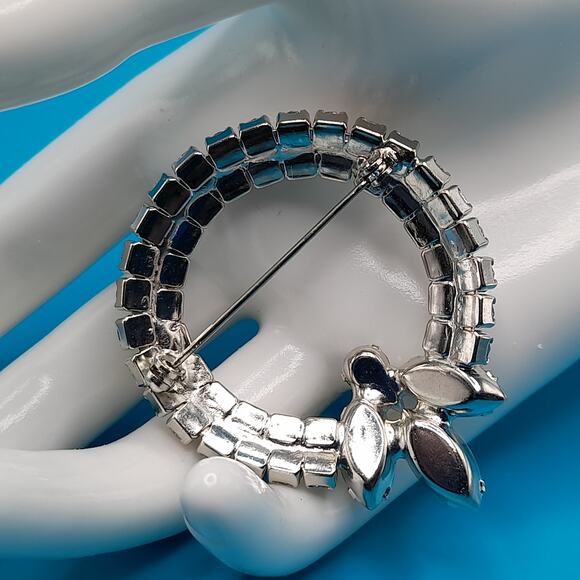 Vintage Winged Insect Wreath Brooch, Rhodium Plated, Clear Rhinestones - Picture 3 of 8